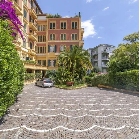 Lovely In Near Casino And Beach Apartament San Remo